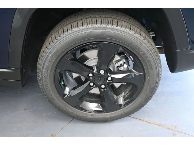Nuevos JEEP GRAND CHEROKEE L à Estados chez autogozo