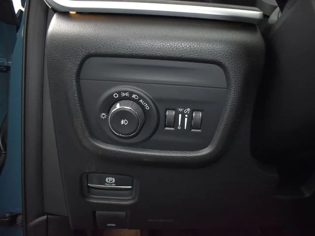 Nuevos JEEP GRAND CHEROKEE L à Estados chez autogozo