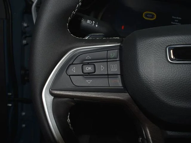 Nuevos JEEP GRAND CHEROKEE L à Estados chez autogozo