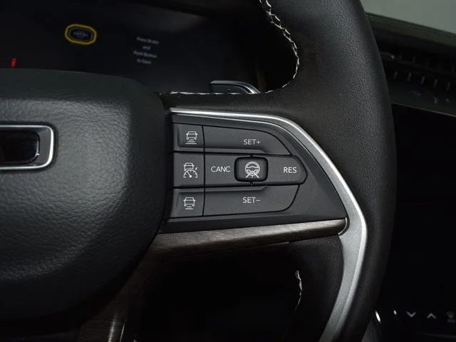 Nuevos JEEP GRAND CHEROKEE L à Estados chez autogozo