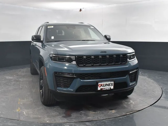 Nuevos JEEP GRAND CHEROKEE L à Estados chez autogozo