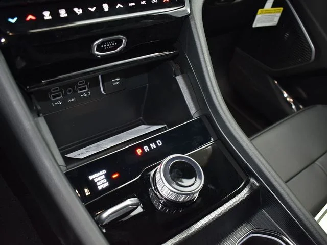 Nuevos JEEP GRAND CHEROKEE L à Estados chez autogozo