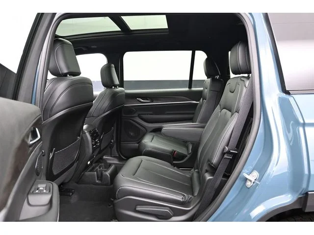 Nuevos JEEP GRAND CHEROKEE L à Estados chez autogozo
