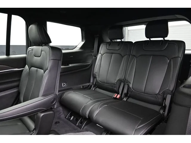 Nuevos JEEP GRAND CHEROKEE L à Estados chez autogozo