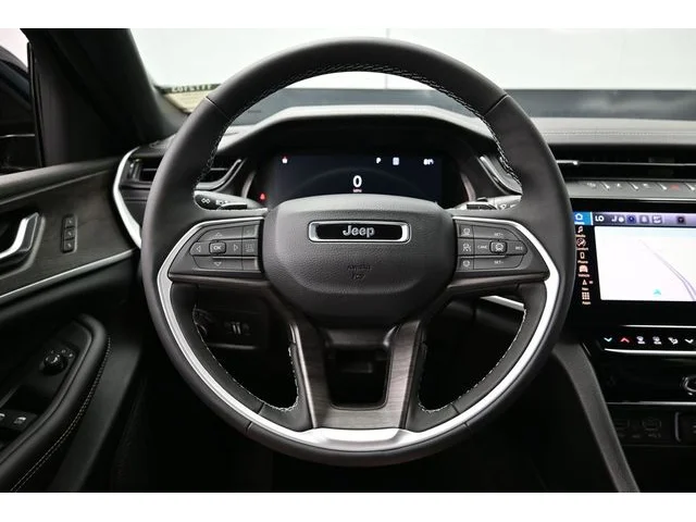 Nuevos JEEP GRAND CHEROKEE L à Estados chez autogozo