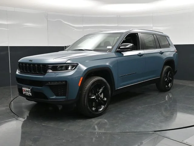 Nuevos JEEP GRAND CHEROKEE L à Estados chez autogozo