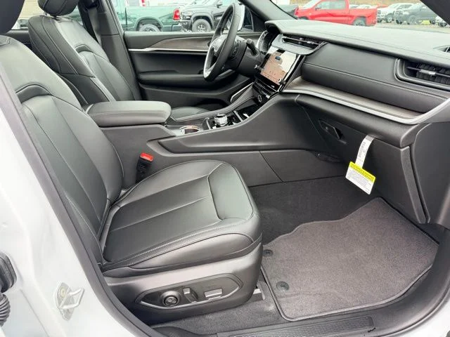 Nuevos JEEP GRAND CHEROKEE L à Estados chez autogozo