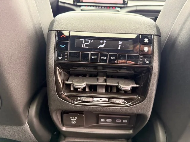 Nuevos JEEP GRAND CHEROKEE L à Estados chez autogozo