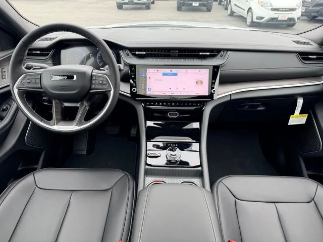 Nuevos JEEP GRAND CHEROKEE L à Estados chez autogozo