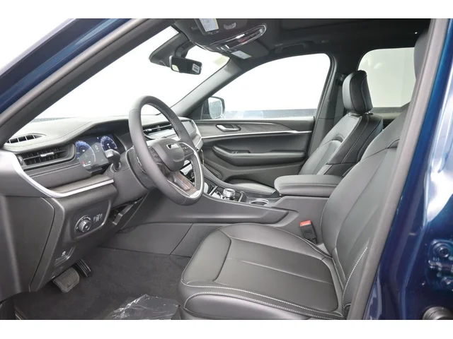 Nuevos JEEP GRAND CHEROKEE L à Estados chez autogozo