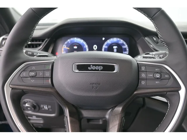 Nuevos JEEP GRAND CHEROKEE L à Estados chez autogozo