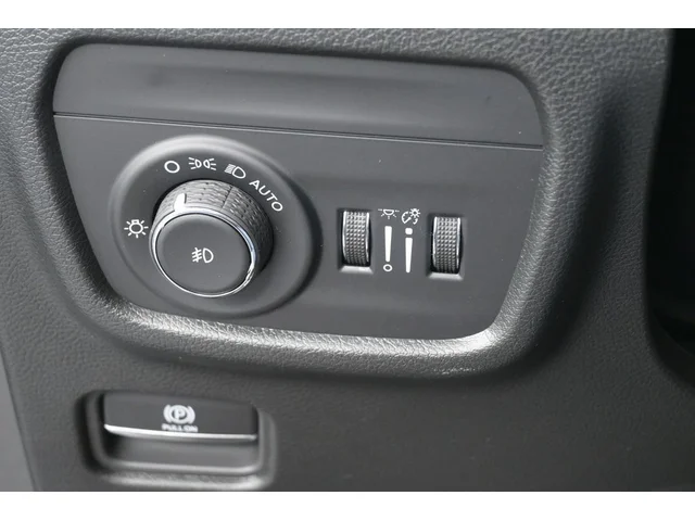 Nuevos JEEP GRAND CHEROKEE L à Estados chez autogozo