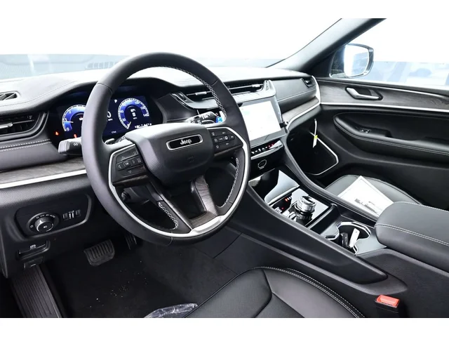 Nuevos JEEP GRAND CHEROKEE L à Estados chez autogozo