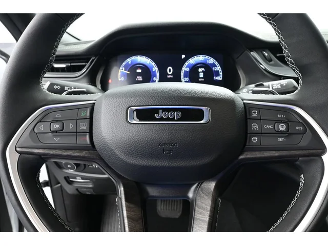 Nuevos JEEP GRAND CHEROKEE L à Estados chez autogozo