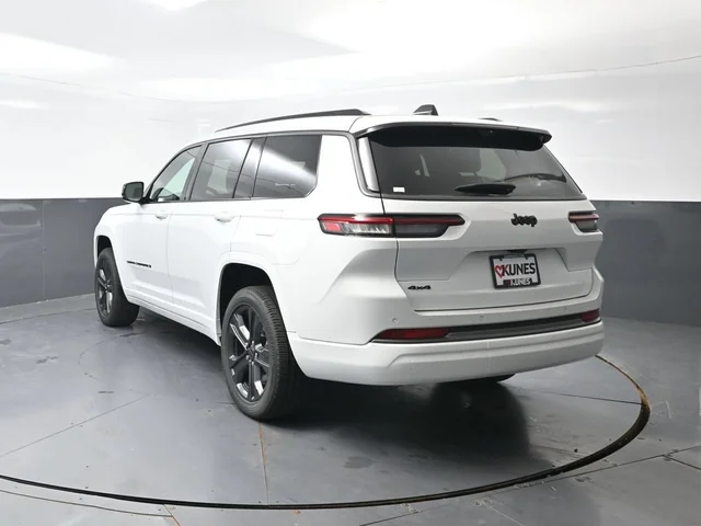 Nuevos JEEP GRAND CHEROKEE L à Estados chez autogozo