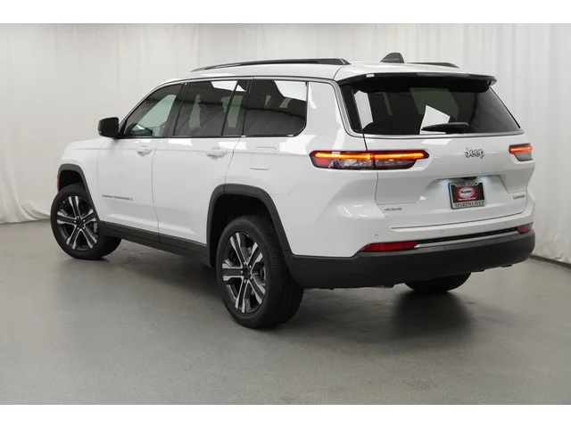 Nuevos JEEP GRAND CHEROKEE L à Estados chez autogozo