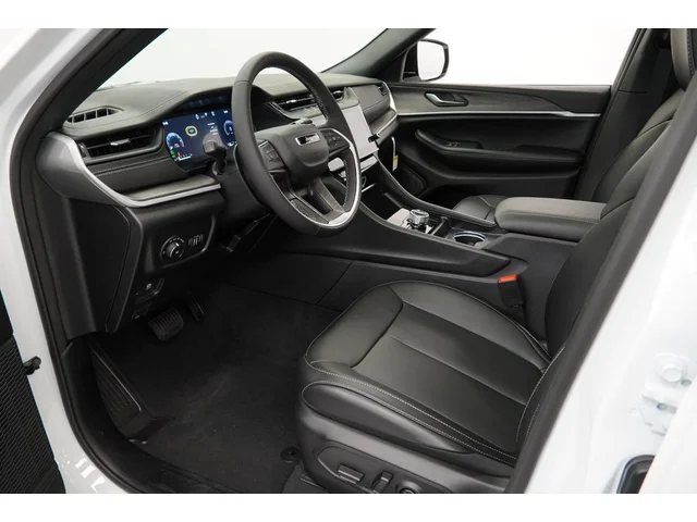 Nuevos JEEP GRAND CHEROKEE L à Estados chez autogozo