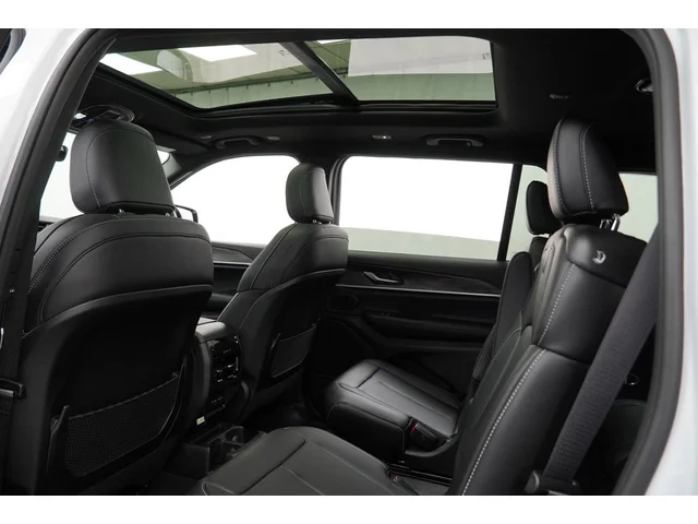 Nuevos JEEP GRAND CHEROKEE L à Estados chez autogozo