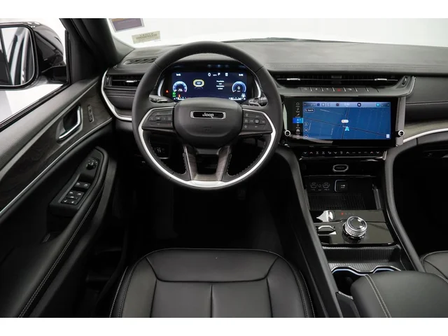 Nuevos JEEP GRAND CHEROKEE L à Estados chez autogozo