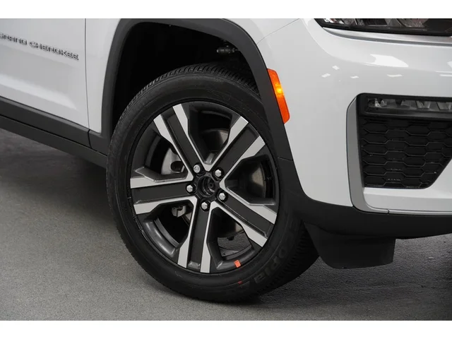 Nuevos JEEP GRAND CHEROKEE L à Estados chez autogozo