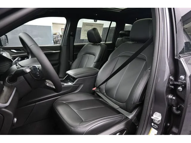 Nuevos JEEP GRAND CHEROKEE L à Estados chez autogozo