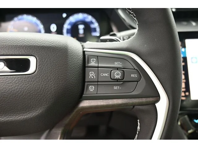 Nuevos JEEP GRAND CHEROKEE L à Estados chez autogozo