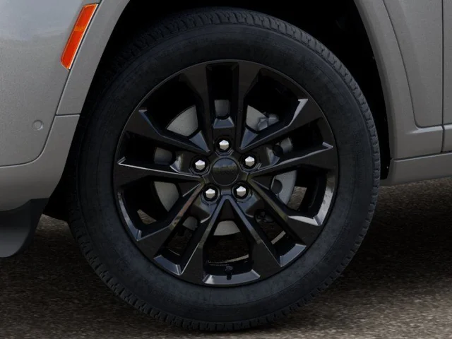 Nuevos JEEP GRAND CHEROKEE L à Estados chez autogozo