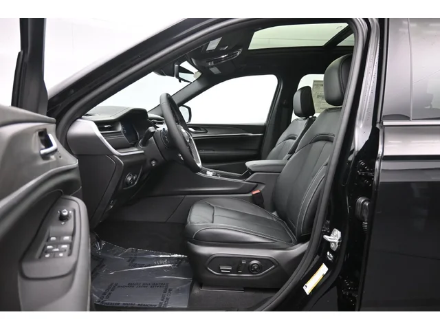 Nuevos JEEP GRAND CHEROKEE L à Estados chez autogozo