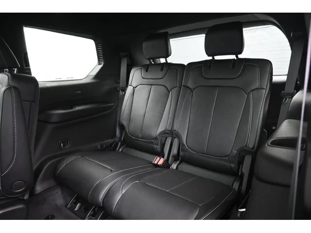 Nuevos JEEP GRAND CHEROKEE L à Estados chez autogozo
