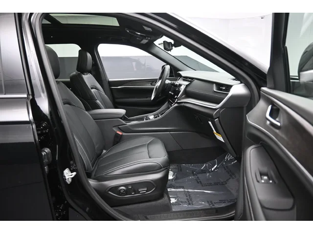 Nuevos JEEP GRAND CHEROKEE L à Estados chez autogozo