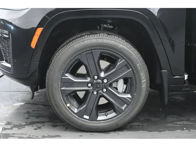 Nuevos JEEP GRAND CHEROKEE L à Estados chez autogozo
