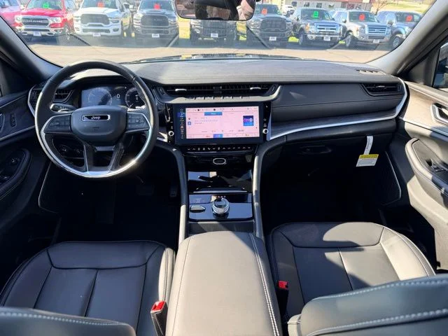 Nuevos JEEP GRAND CHEROKEE L à Estados chez autogozo
