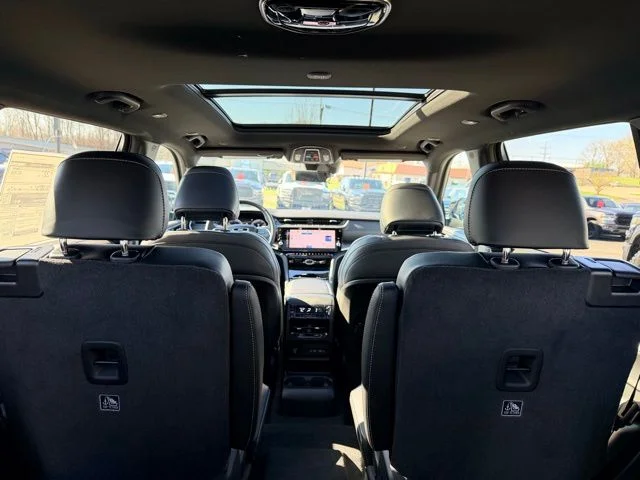 Nuevos JEEP GRAND CHEROKEE L à Estados chez autogozo
