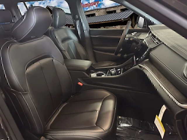 Nuevos JEEP GRAND CHEROKEE L à Estados chez autogozo