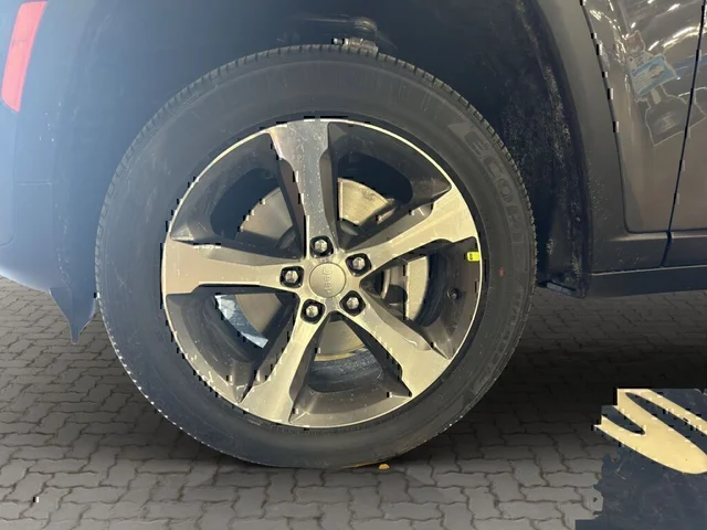 Nuevos JEEP GRAND CHEROKEE L à Estados chez autogozo