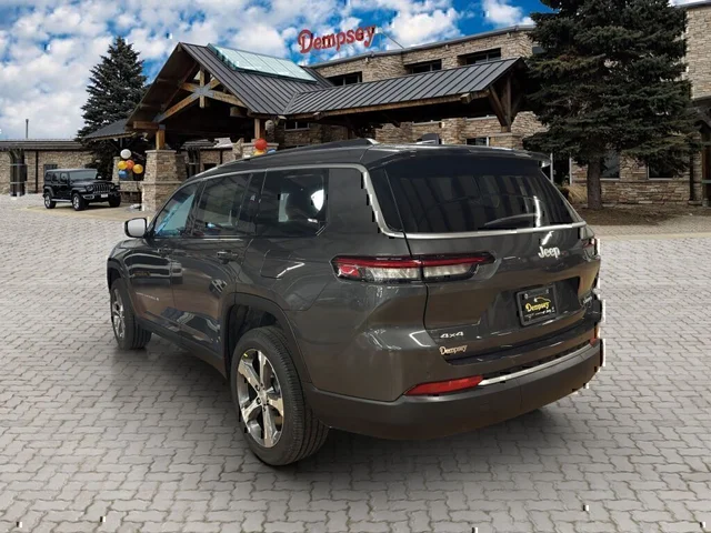 Nuevos JEEP GRAND CHEROKEE L à Estados chez autogozo