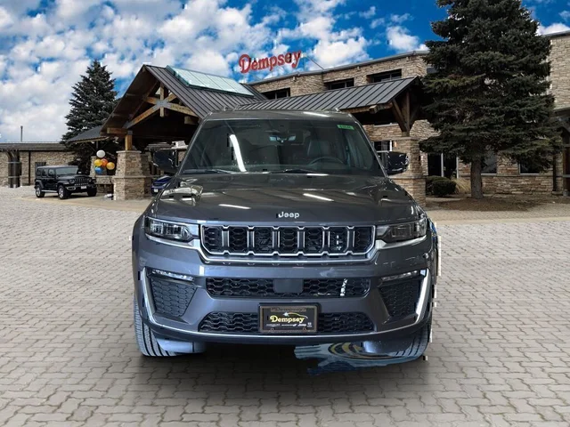 Nuevos JEEP GRAND CHEROKEE L à Estados chez autogozo