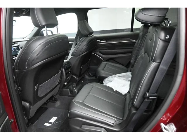Nuevos JEEP GRAND CHEROKEE L à Estados chez autogozo