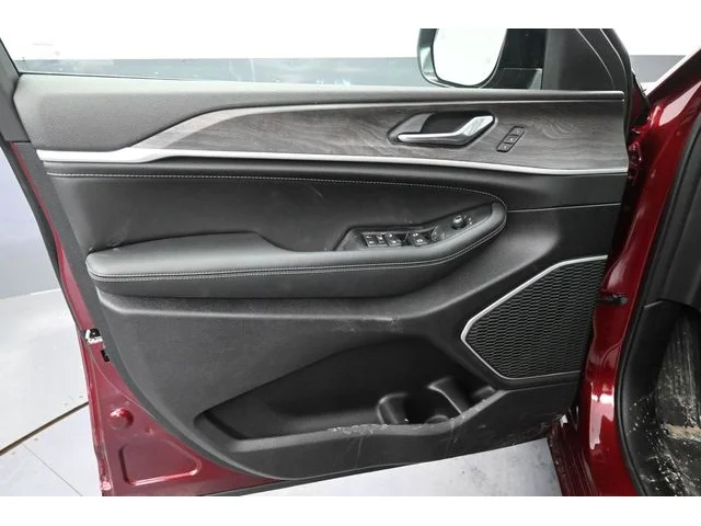 Nuevos JEEP GRAND CHEROKEE L à Estados chez autogozo