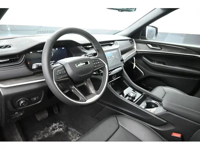 Nuevos JEEP GRAND CHEROKEE L à Estados chez autogozo