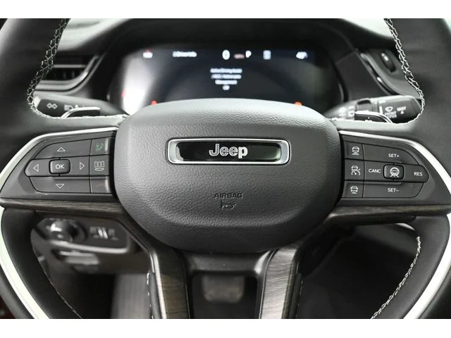Nuevos JEEP GRAND CHEROKEE L à Estados chez autogozo