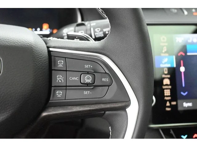 Nuevos JEEP GRAND CHEROKEE L à Estados chez autogozo
