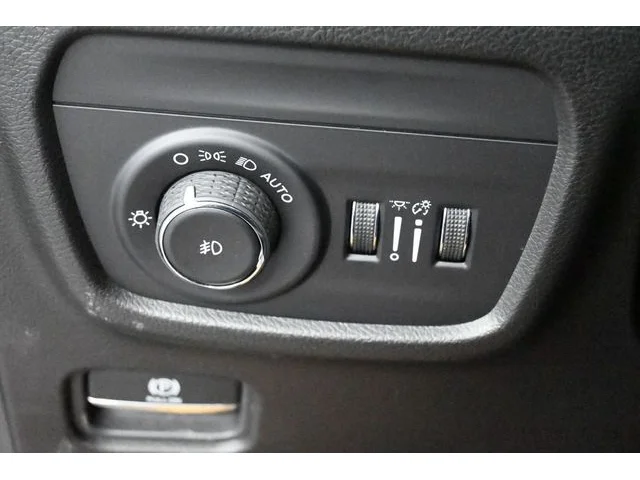 Nuevos JEEP GRAND CHEROKEE L à Estados chez autogozo