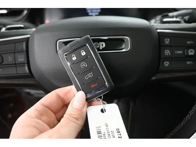 Nuevos JEEP GRAND CHEROKEE L à Estados chez autogozo