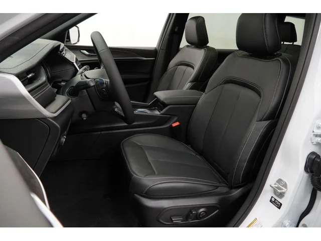 Nuevos JEEP GRAND CHEROKEE L à Estados chez autogozo