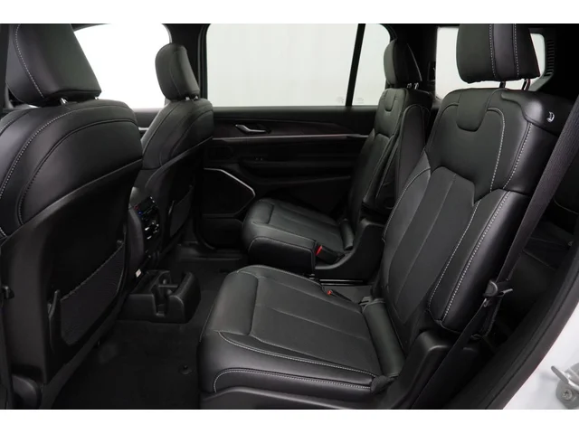 Nuevos JEEP GRAND CHEROKEE L à Estados chez autogozo