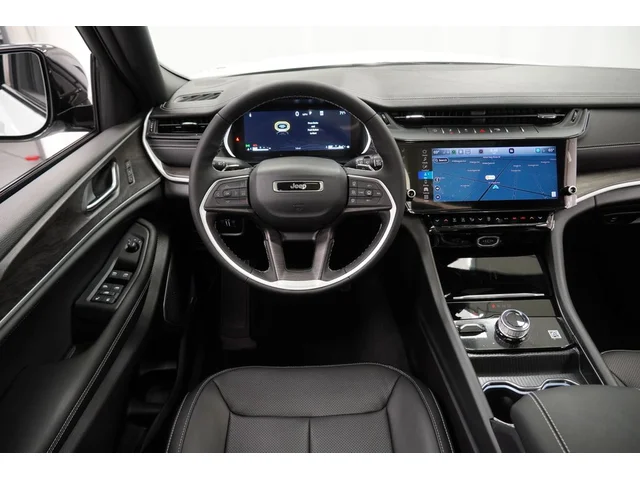 Nuevos JEEP GRAND CHEROKEE L à Estados chez autogozo
