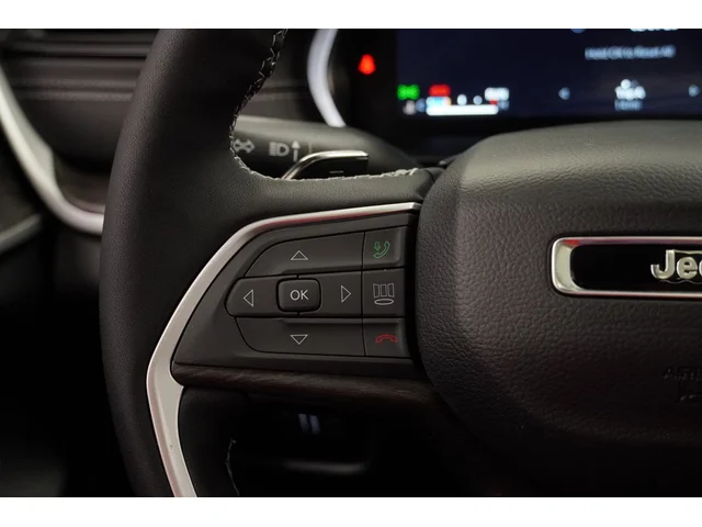 Nuevos JEEP GRAND CHEROKEE L à Estados chez autogozo