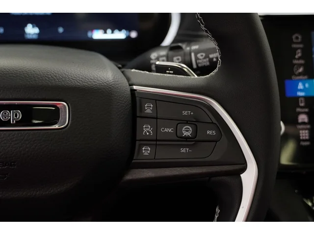 Nuevos JEEP GRAND CHEROKEE L à Estados chez autogozo