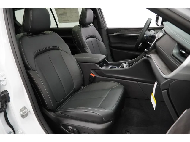 Nuevos JEEP GRAND CHEROKEE L à Estados chez autogozo